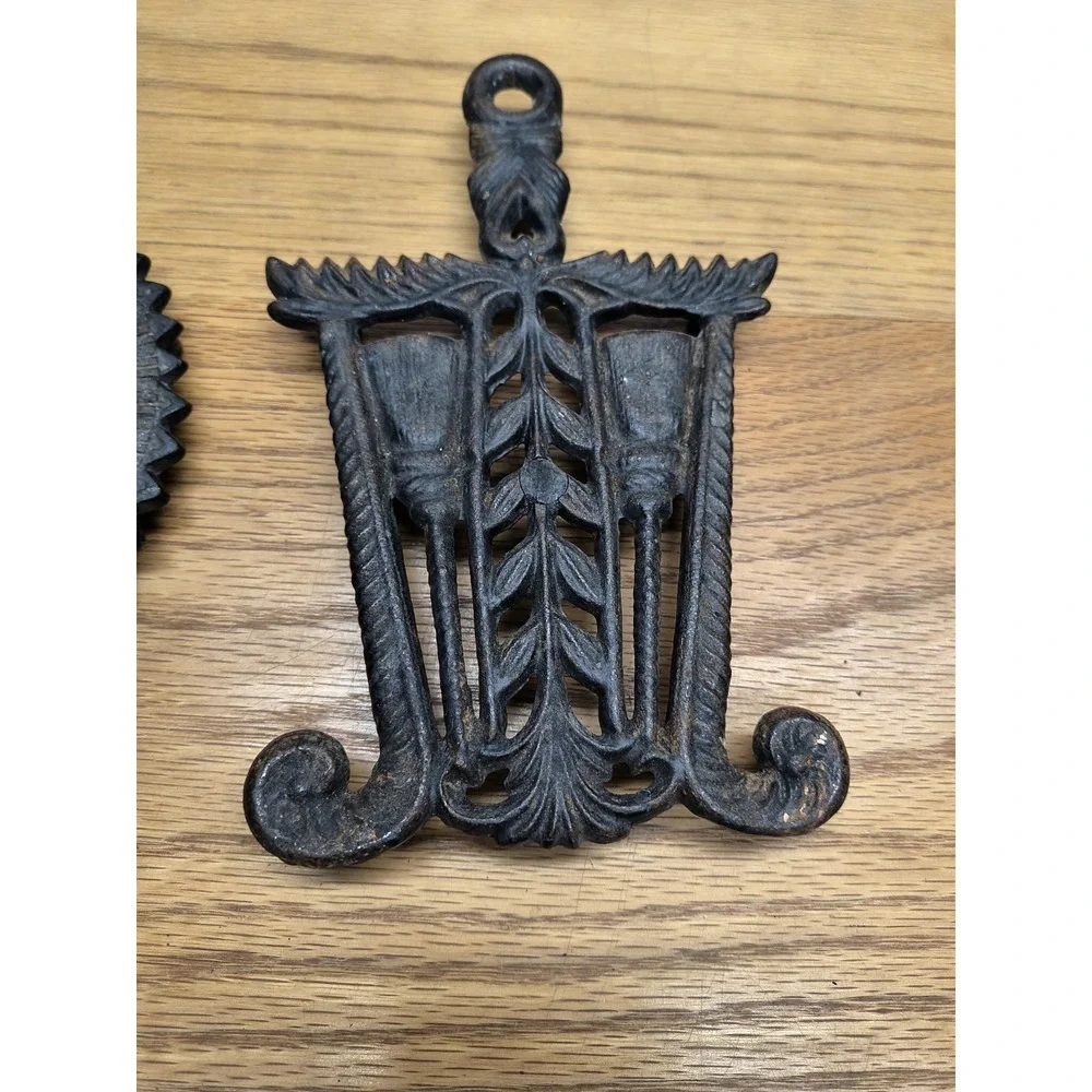 Vintage Black Cast Iron Trivets (set of 3)‎